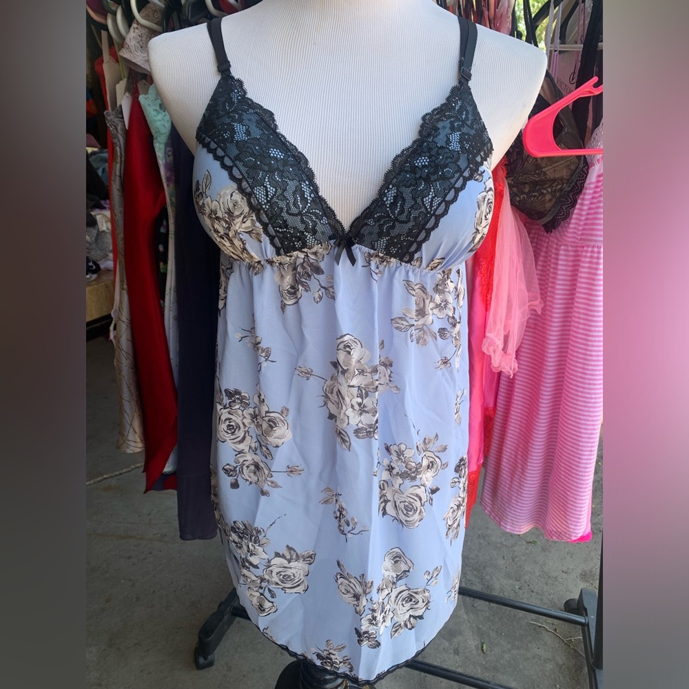 Apt 9 Lacy blue floral nightie